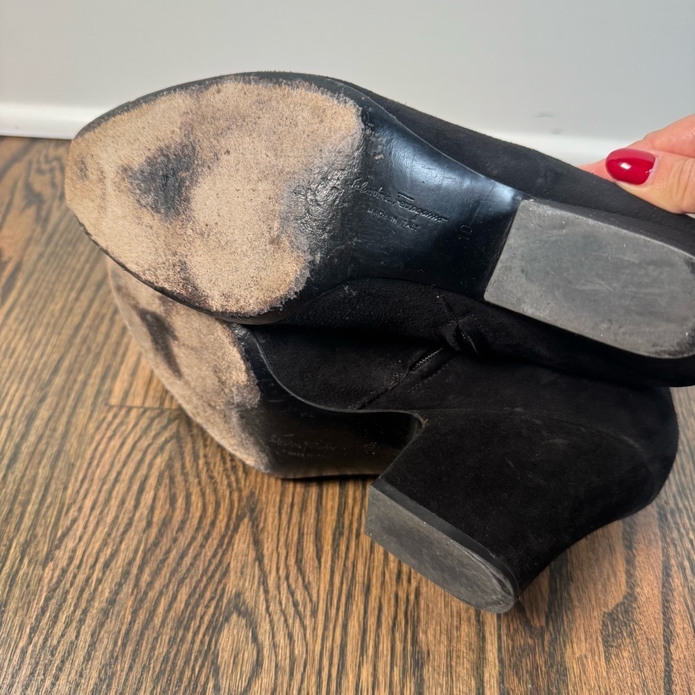 Salvatore Ferragamo Shirin black suede ankle boots size 10 - Picture 7 of 8
